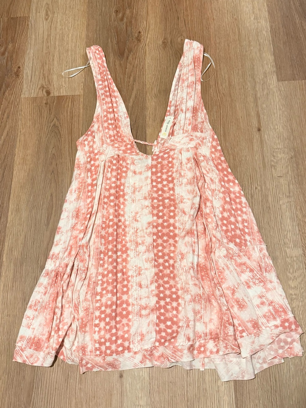Ocean Drive Coral and White Tie-Dye Sleeveless V-Neck dress